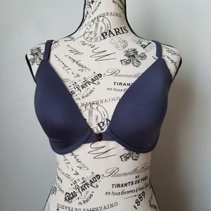 Victoria's Secret (32DDD)